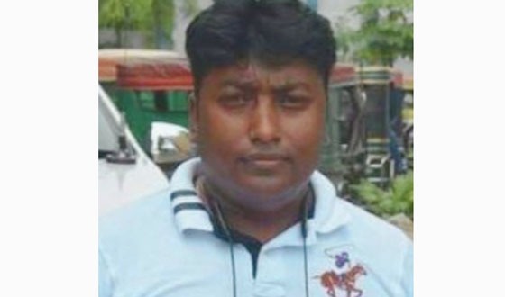 খুলনায় এসআই সুকান্তকে মারধর করে পুলিশে সোপর্দ