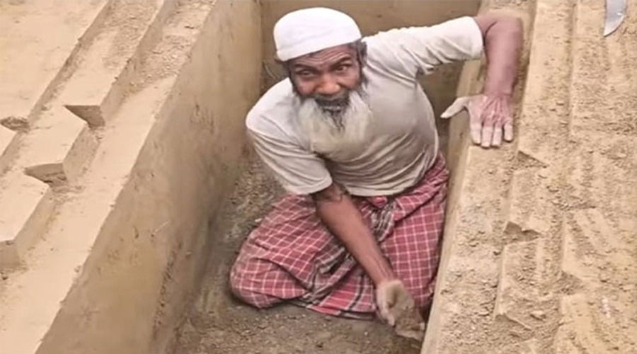 মারা গেলেন ‘শেষ ঠিকানার কারিগর’ মনু মিয়া