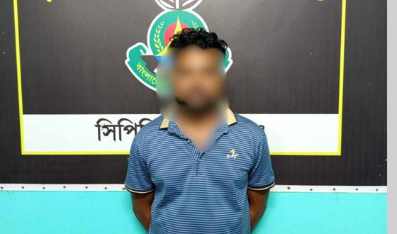 লৌহজংয়ে ফেনসিডিলসহ মাদক ব্যাবসায়ী গ্রেফতার