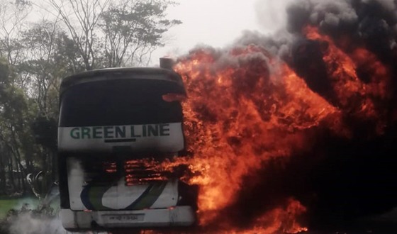 বরিশালে গ্রীন লাইন পরিবহনে ভয়াবহ অগ্নিকান্ড