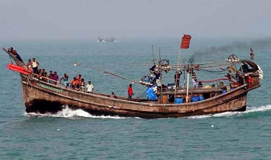 আটক ৫৬ বাংলাদেশি জেলেকে ফেরত দিল মিয়ানমার নৌবাহিনী
