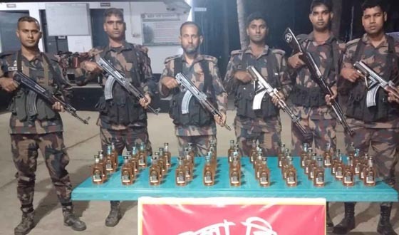 মহেশপুর সীমান্তে ভারতীয় নাগরিক আটক, মাদক জব্দ