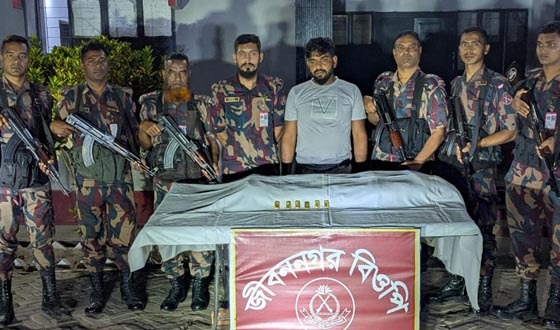 মহেশপুর সীমান্তে যুবকের পেটে মিলল ৬ স্বর্ণের বার