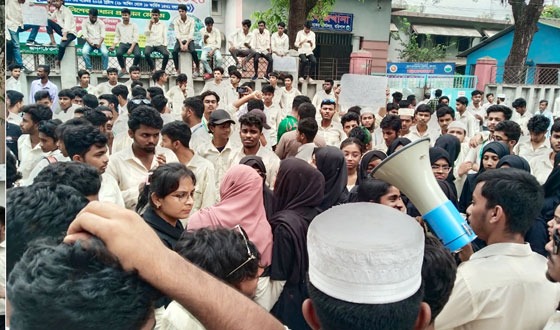 বরিশালে পলিটেকনিকের শিক্ষার্থীদের বিক্ষোভ