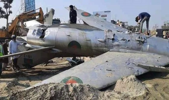 পবিপ্রবি স্কয়ারে আবারো স্থাপিত হবে যুদ্ধ বিমানটি