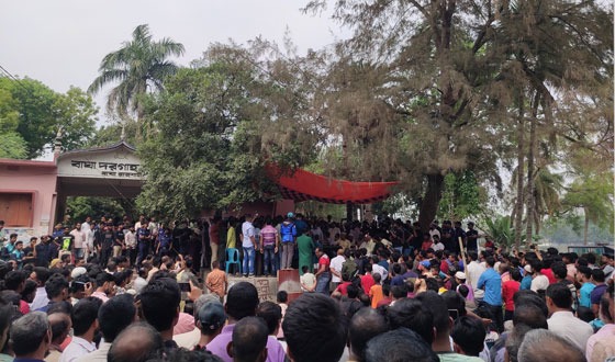 বাঘার ঐতিহাসিক ঈদ মেলার ইজারা ১২ লক্ষ টাকা