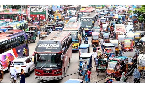 ঈদে ঘরে ফেরা দক্ষিণাঞ্চলবাসীর প্রধান অন্তরায় অপ্রশস্ত মহাসড়ক