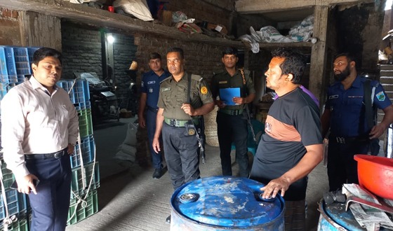 পোরশায় অবৈধ কারখানায় জরিমানা