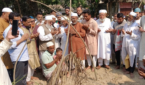 সাতকানিয়ার কাঞ্চনায় কবর জিয়ারত, পরিবারকে সহায়তা প্রদান