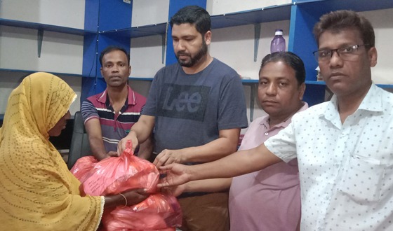 কমলগঞ্জে সাংবাদিক সমিতির উদ্যোগে ঈদ খাদ্য সামগ্রী বিতরণ