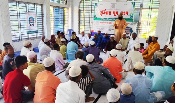 চাঁদপুরে প্রাপ্ত বয়স্কদের ১ মাস কোরআন শিখিয়ে পাঞ্জাবি উপহার