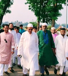 চাঁদপুরে সপরিবারে ঈদ করছেন