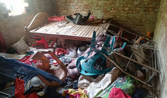 ঝিনাইদহে আ’লীগ কর্মী নিহতের ঘটনায় এলাকায় চলছে ভাংচুর-লুটপাট