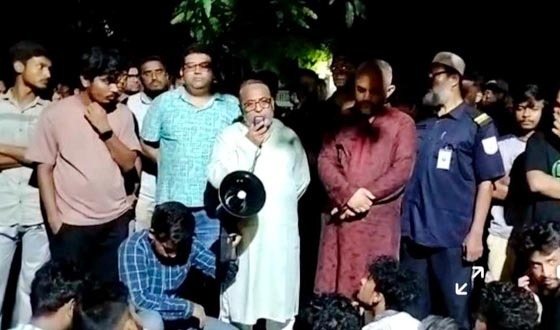খুবির সাবেক শিক্ষার্থীর হামলায় ছাত্র বিষয়ক পরিচালক আহত, ক্যাম্পাসে উত্তেজনা