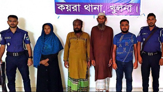 কয়রায় পুলিশের বিশেষ অভিযান ৫ পরোয়ানাভুক্ত আসামি গ্রেপ্তার