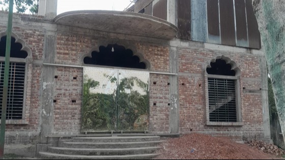 পীরগাছায় মসজিদের জমি নিয়ে দ্বন্দ: গ্রামবাসীর মাঝে উত্তেজনা