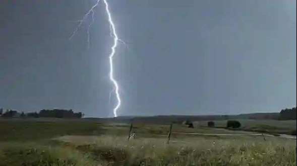 পাকুন্দিয়া ও মিঠামইনে বজ্রপাতে তিন স্কুল শিক্ষার্থীসহ ৪ মৃত্যু
