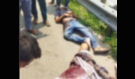 এক্সপ্রেসওয়েতে অ্যাম্বুলেন্সকে বাসের ধাক্কা, একই পরিবারের চারজনসহ নিহত ৫