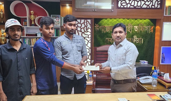 দেবহাটায় ২ জুলাই যোদ্ধাকে সরকারী চিকিৎসা সহায়তা প্রদান