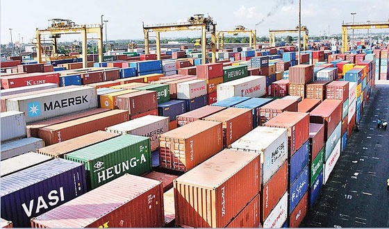 চট্টগ্রাম বন্দরে বসুন্ধরার ৫০ কোটি টাকা স্টোর রেন্ট ফাঁকির চেষ্টা