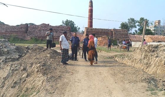 সাতকানিয়ায় এইচবিএম ইটভাটাকে লাখ টাকা জরিমানা