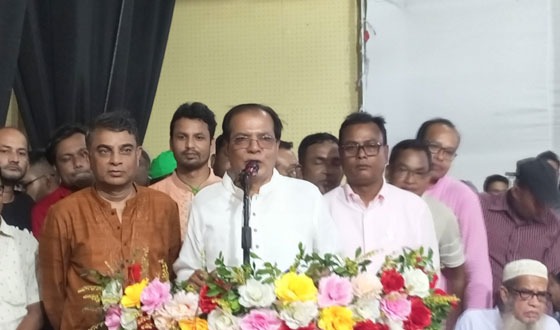 'স্বৈরাচার হাসিনার মতো একই পথে হাটবেন না'