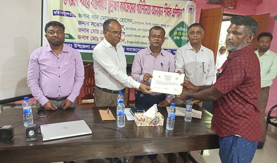 দেবহাটায় ক্ষুদ্রঋন কার্যক্রমের গতিশীলতা আনায়নে প্রশিক্ষন