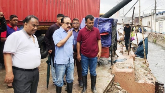 মোগরখাল পুনরুদ্ধার ও খনন কার্যক্রম পরিদর্শনে ঢাকা বিভাগীয় কমিশনার