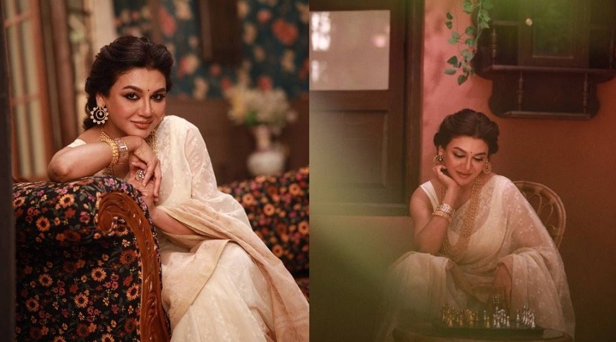 শাড়িতে নজর কাড়লেন জয়া