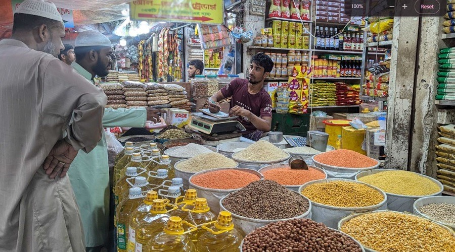 ভোগ্যপণ্যের দাম পাইকারিতে কমলেও খুচরা বাজারে প্রভাব নেই