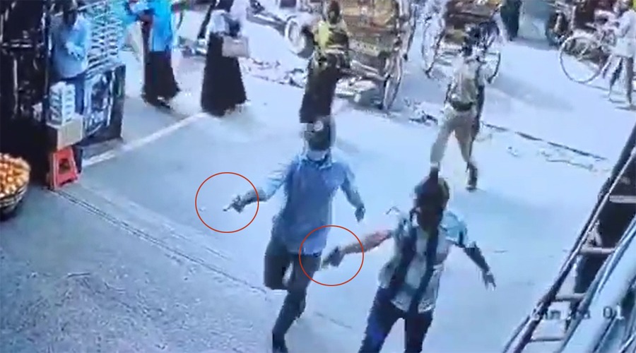 রাজধানীতে প্রকাশ্যে একজনকে গুলি করে হত্যা