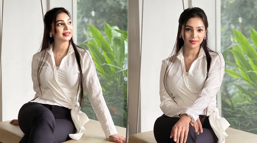 ভদ্র সে, ভদ্রতার খাতিরে যে চুপ হয়ে যায়: প্রভা