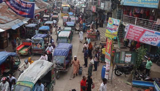 সংকীর্ণ রাস্তা, সুফল মিলছে না চিলমারী- হরিপুর ভাসানী সেতুর