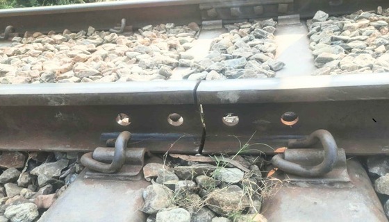 গাবতলীতে রেল লাইনের ফিশপ্লেট খুলে নাশকতার চেষ্টা