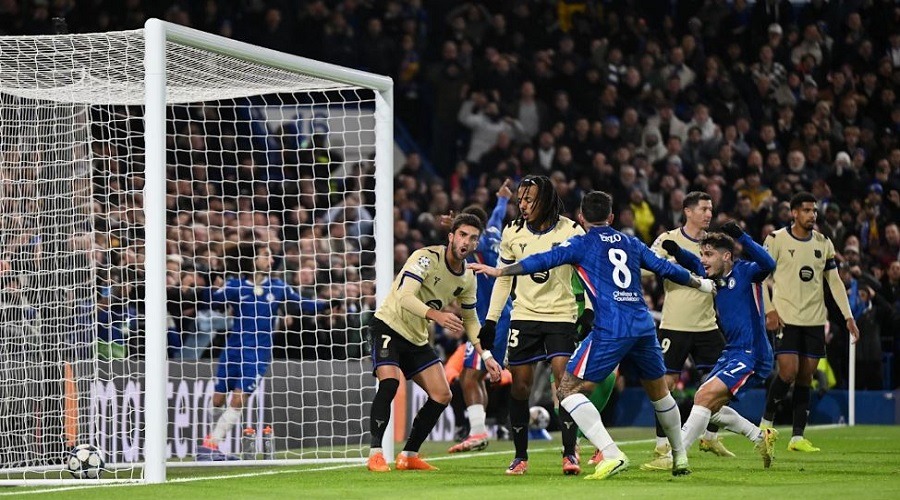 বার্সেলোনাকে উড়িয়ে দিলো চেলসি