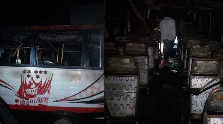 ধামরাইয়ে দাঁড়িয়ে থাকা বাসে আগুন, ভেতরে পুড়ে ছাই
