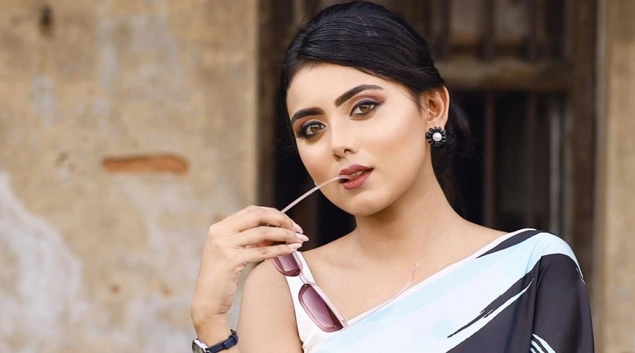 নিজের প্রেমজীবন নিয়ে কথা বললেন ইধিকা