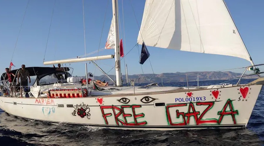 জটিলতার মধ্যে দিয়ে গাজার জলসীমায় ফ্লোটিলার প্রথম জাহাজের প্রবেশ