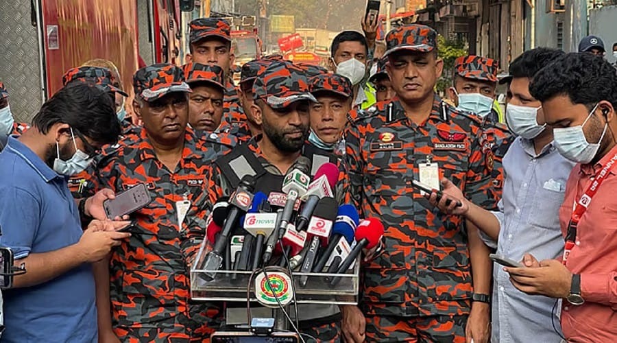 মিরপুরে কেমিক্যাল গোডাউনে উদ্ধার অভিযান শুরুতে লাগবে আরও সময়