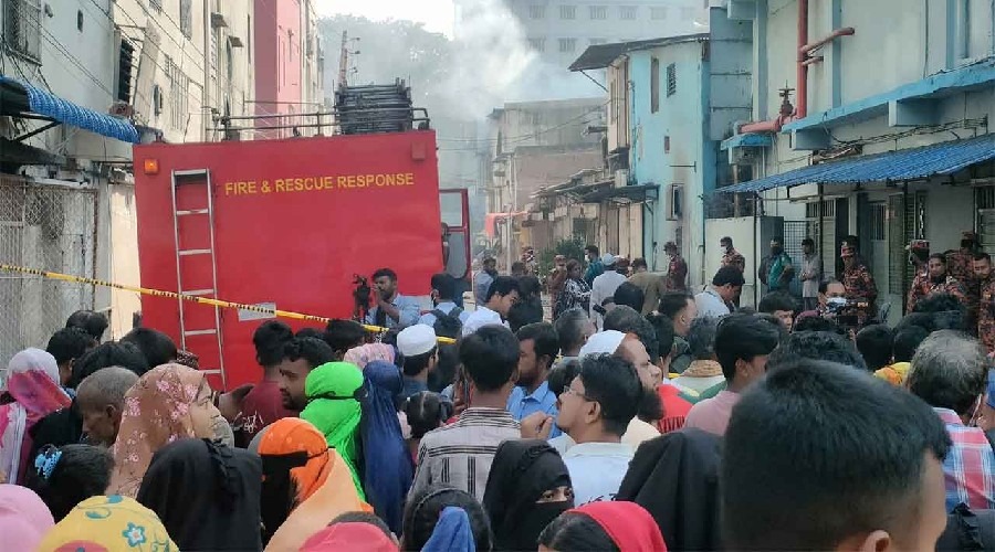 রূপনগর ট্র্যাজেডি: এলাকায় এখনো ধোঁয়া বের হচ্ছে, অসুস্থ অনেকে