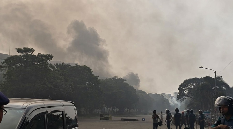 জুলাই সনদ স্বাক্ষর: মানিক মিয়া এভিনিউ রণক্ষেত্র