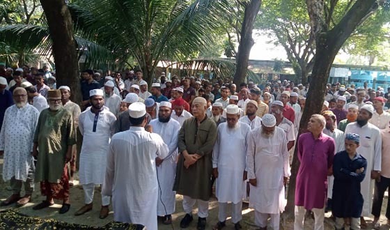 আশাশুনি উপজেলা যুব দলের যুগ্ম আহবায়কের পিতার দাফন