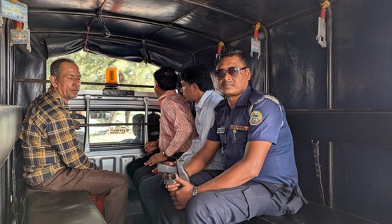 উপ-খাদ্য পরিদর্শক পরীক্ষায় অসাধু উপায়ে সহযোগিতা, ৩ জনের কারাদণ্ড