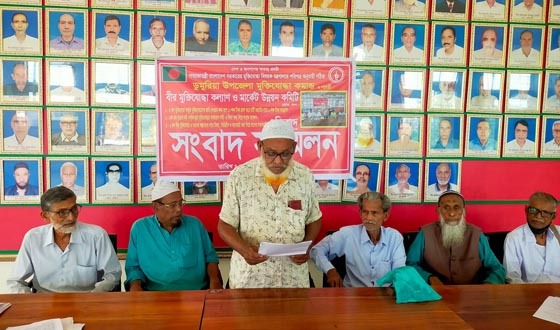 ডুমুরিয়ায় মুক্তিযোদ্ধা কমান্ড কাউন্সিল নেতৃবৃন্দের পাল্টা সংবাদ সম্মেলন
