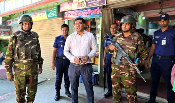 টাঙ্গাইলে মেয়াদ উত্তীর্ণ ঔষধ বিক্রির দায়ে তিন ব্যবসায়ীকে জরিমানা