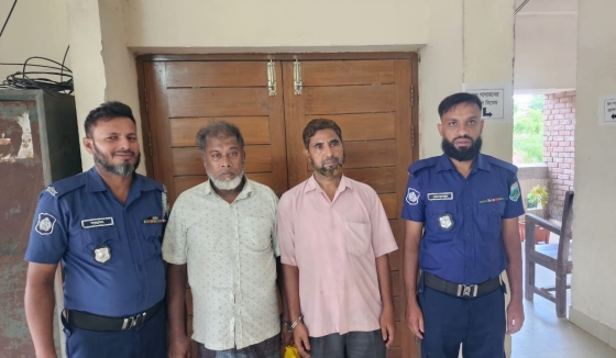 পুলিশে চাকরির নামে প্রতারণা, শিক্ষকসহ গ্রেপ্তার দুই