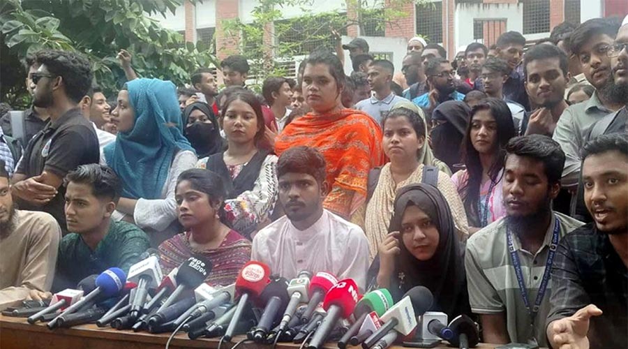 সাত কলেজকে কেন্দ্রীয় বিশ্ববিদ্যালয় করার দাবিতে শিক্ষার্থীদের হুঁশিয়ারি