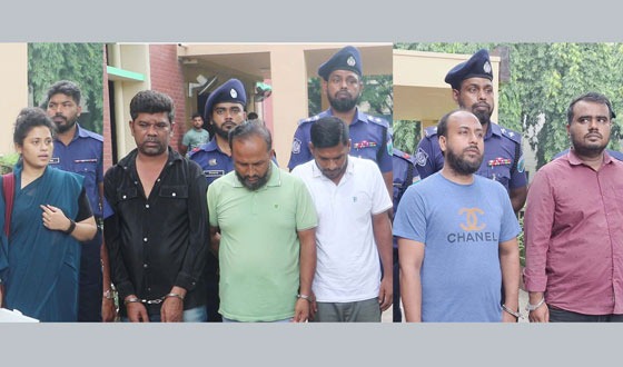 নওগাঁয় ভূয়া পুলিশ পরিচয় ও চাঁদাবাজির সময় গ্রেপ্তার ৬