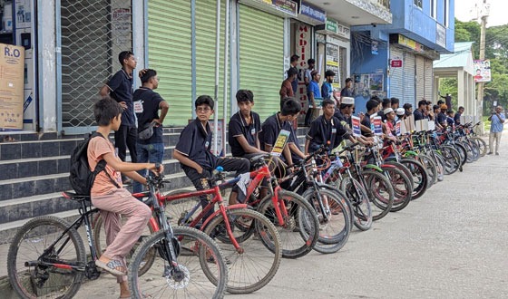 জলবায়ু পরিবর্তনের ক্ষতি হ্রাস ও পরিবেশ সুরক্ষার দাবিতে সাইকেল র‍্যালি