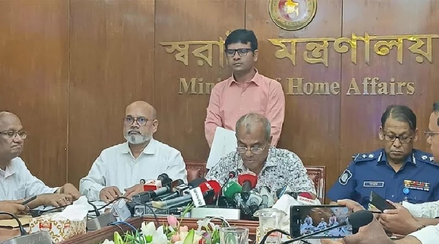 দুর্গাপূজা ঘিরে ২৪ সেপ্টেম্বর থেকে মাঠে নামছে আইনশৃঙ্খলা বাহিনী